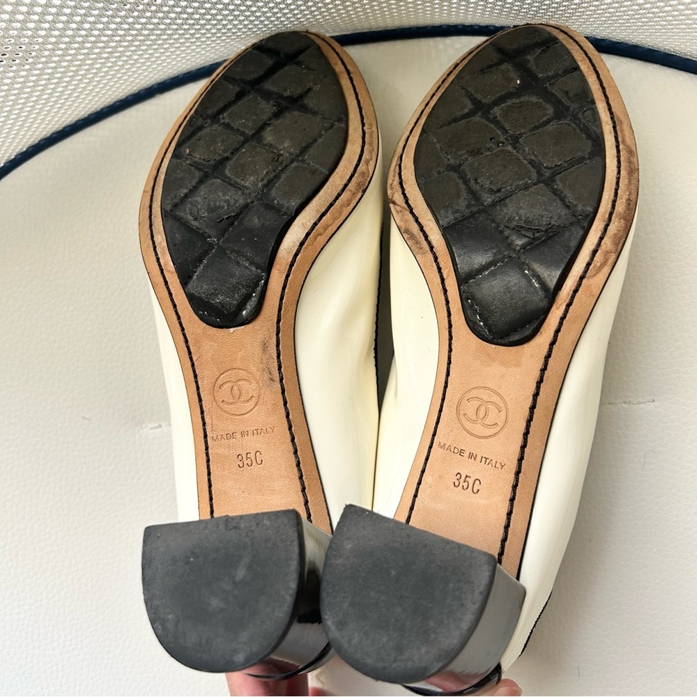 Excellent Chanel Women's Black and White Pumps - Picture 6 of 7